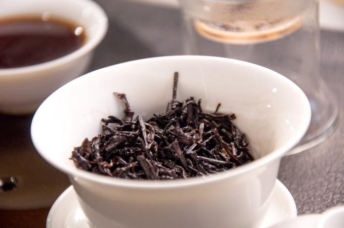 El ladrillo medio del té de la PU Erh de la fermentación para ayudar reduce las toxinas corporales