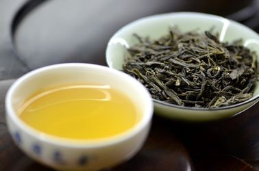 China Hojas de té flojas del té amarillo chino de la alta montaña con un aspecto brillante proveedor